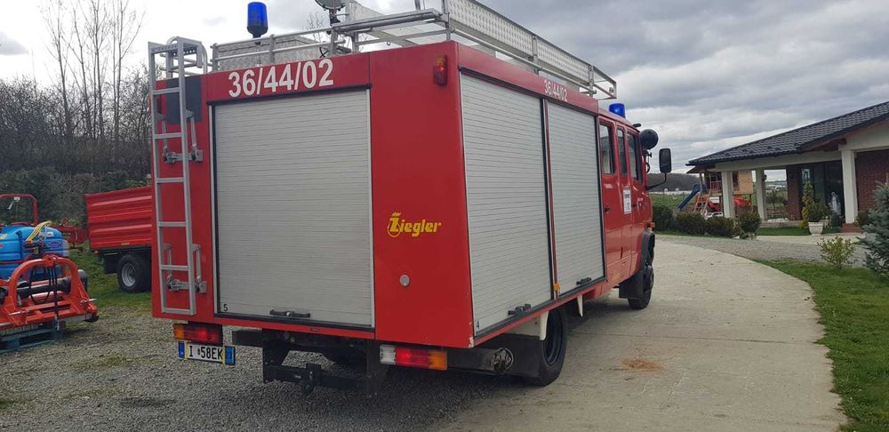 Autospeciala POMPIERI Mercedes Benz 811 D