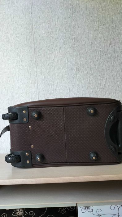 Сумка на колёсиках, дорожная