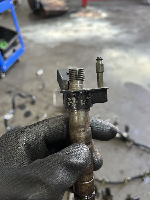 Помпа дюзи рейл бмв 3.0д 245 ( pompa diuzi reil 3.0d 245 N57D30A )