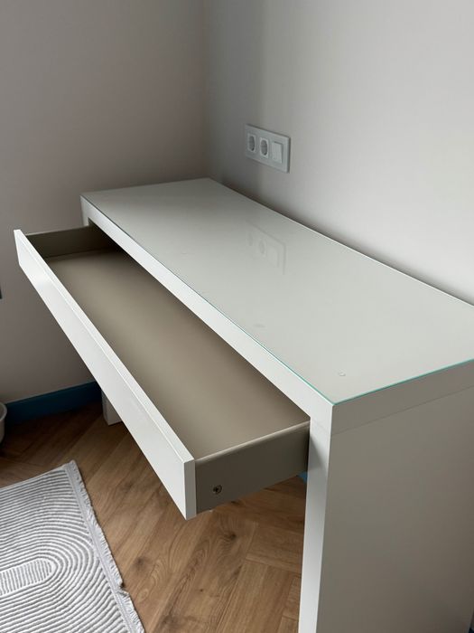 Туалетный столик