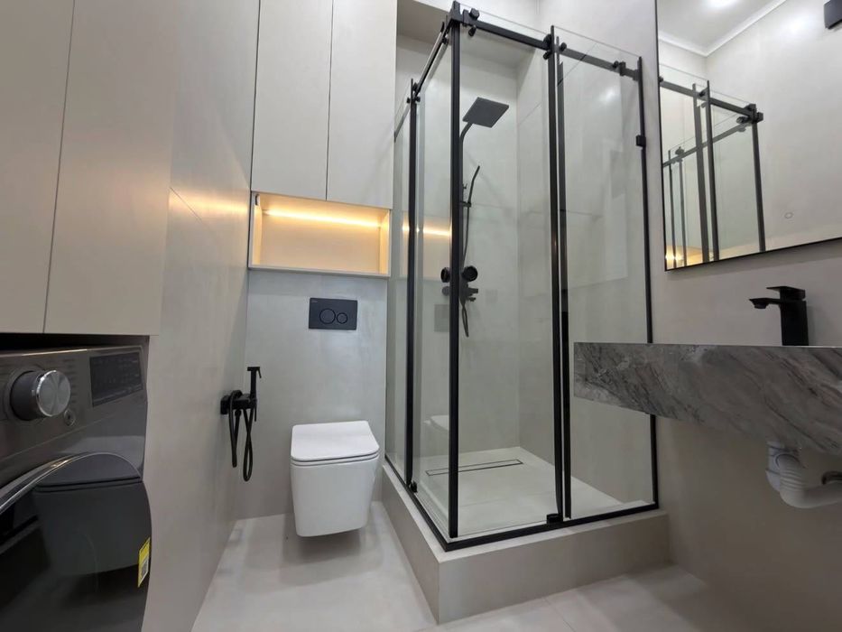 Сдам СРОЧНО  роскошную 3х ком кв-ру в ЖК NRG Oybek ор-р метро Айбек Р5