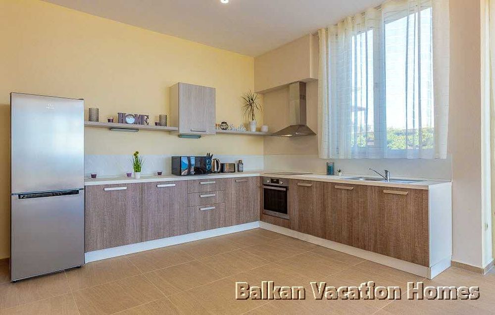 Луксозна вила на плажа в Лозенец