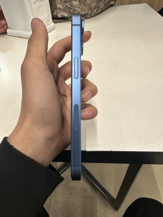 Продам iPhone 13 в хорошем состояний