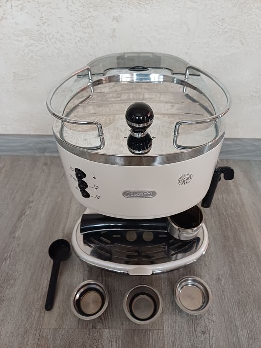Еспресо кафемашина Delonghi Eco 311.  W