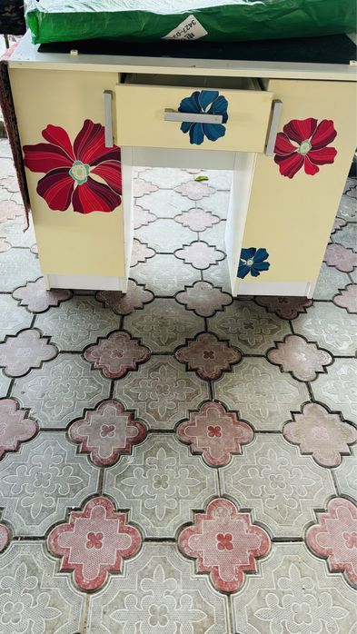 Туалетный столик с зеркалом