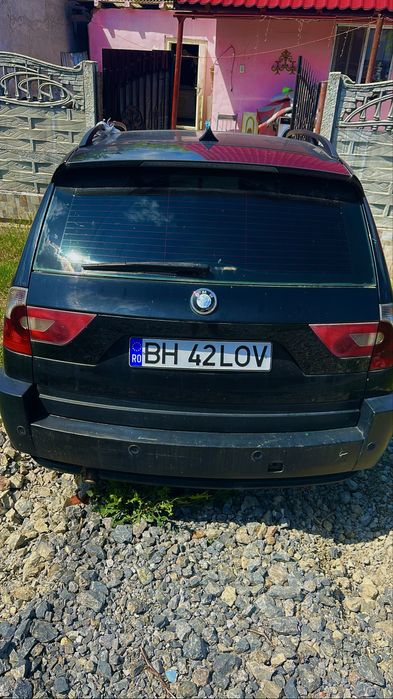 BMW X3 2005, acte la zi, ambreiaj nou, scaune piele încălzite, trapă, senzori parcare. Merge bine. Ușă dreapta zgâriată, preț negociab