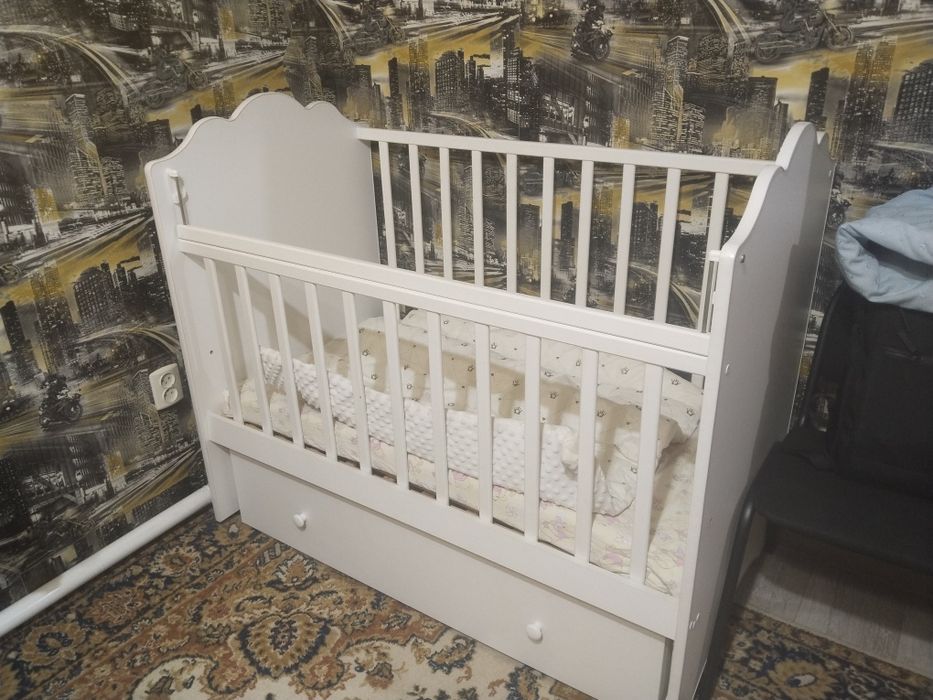 Продам детскую кроватку