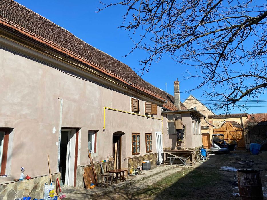 casa de inchiriat.posibil Cazare muncitori etc.