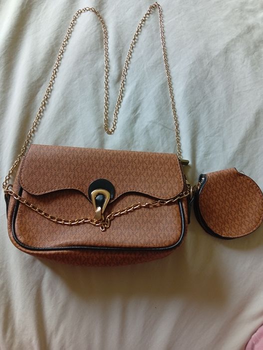 Geanta Michael Kors (mici defecte vizibile in poze)