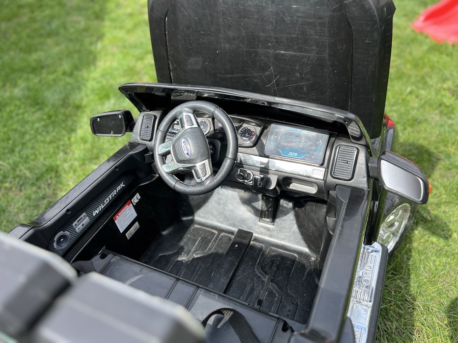 FORD RANGER ELECTRIC  (masinuta de copii)