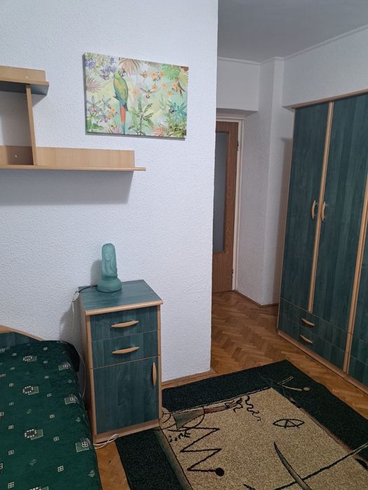 Proprietar-Inchiriez Ap 3 cam Pasaj Obor