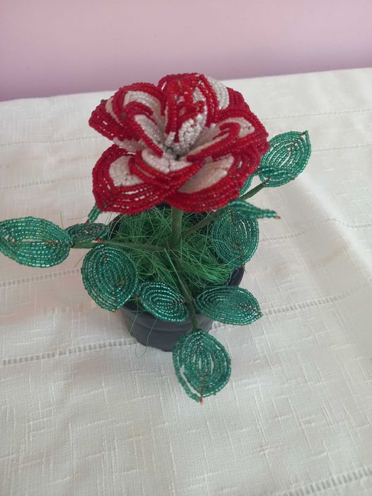 Дървета и цветя от мъниста