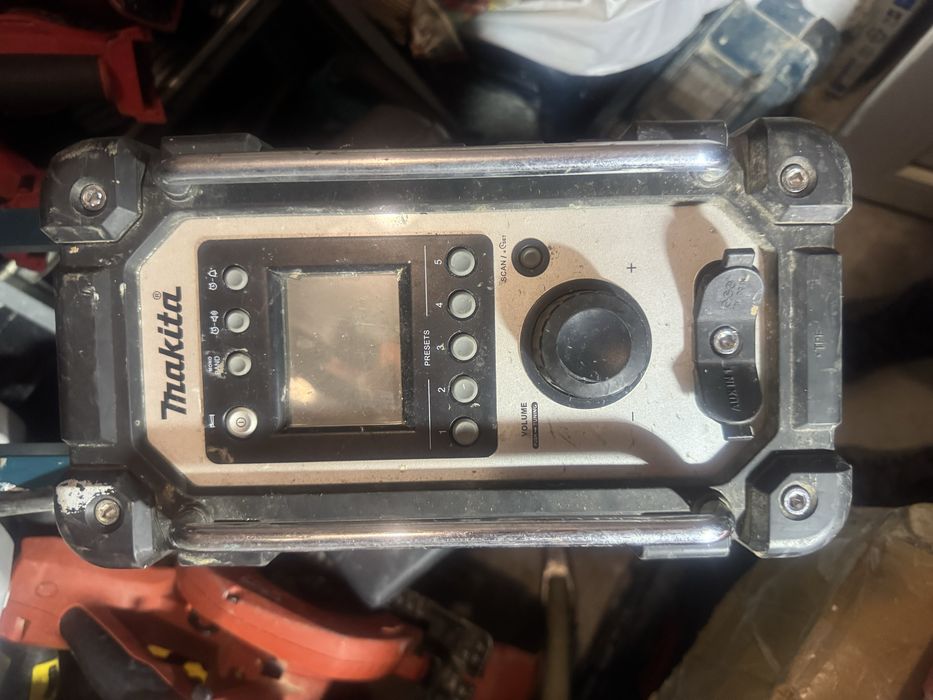 Radio  Makita defect
