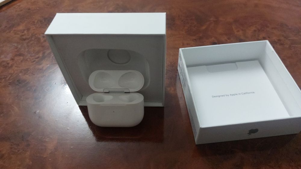 AirPods кейс для зарядки