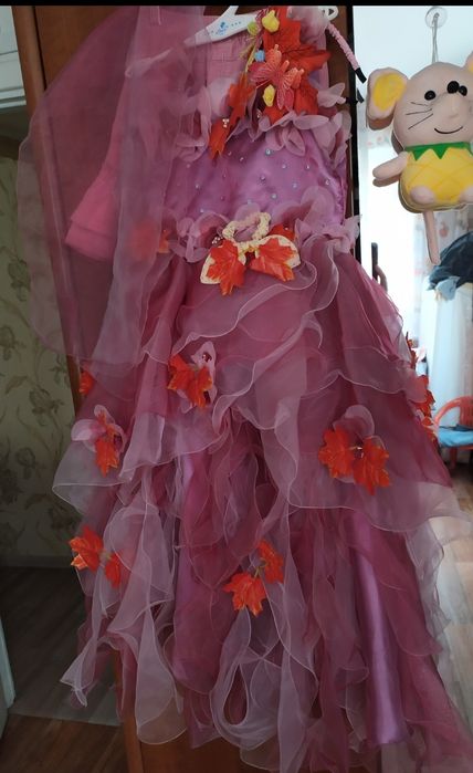 Шикарное праздничное платье для девочки от 3,5-до 7лет.