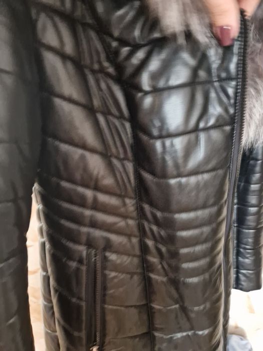 Продам женскую куртку