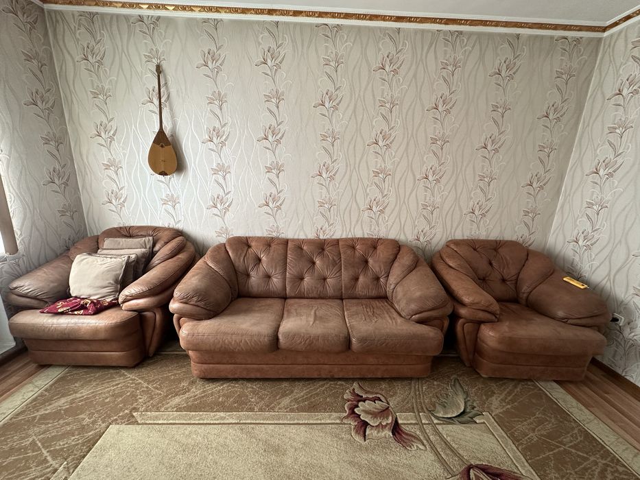 Кожанные  диваны