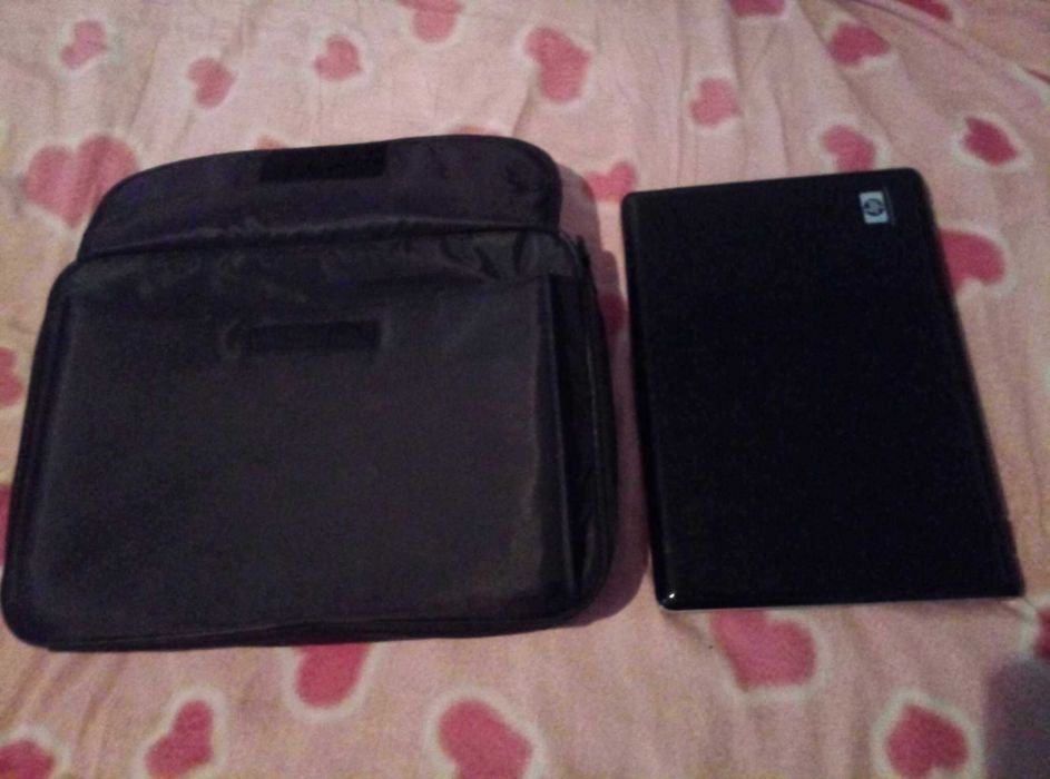 лаптоп 17 инча перфектен