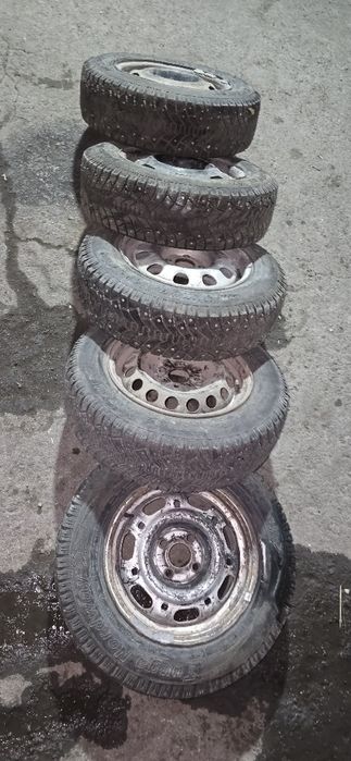 Продаю б/у резину с дисками