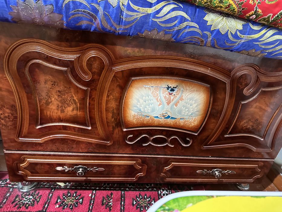 Сандық. Камод. Мебель