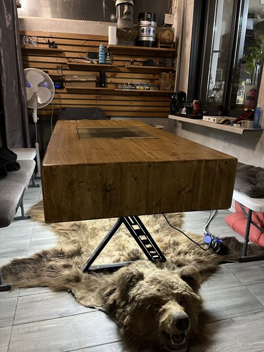 Авторский стол с встроенным грилем