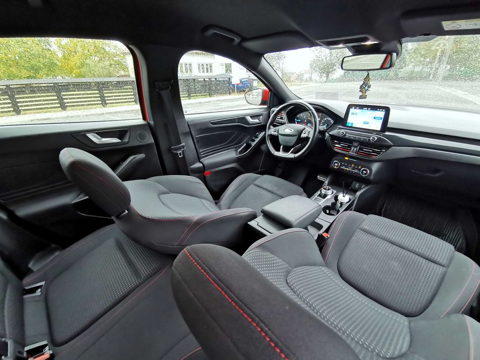 Focus ST- LINE~2.0_ 150 CP, automata, Faruri FULL LED~ Head-Up Display, B&O, Keyless Go+Entry, Camere, Padele,Line Assist, Volan incalzit, ETC.
