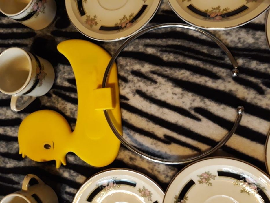 Комплект-Неупотребен/Сервиз за кафе