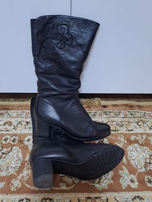 Продам зимние сапоги 38размера