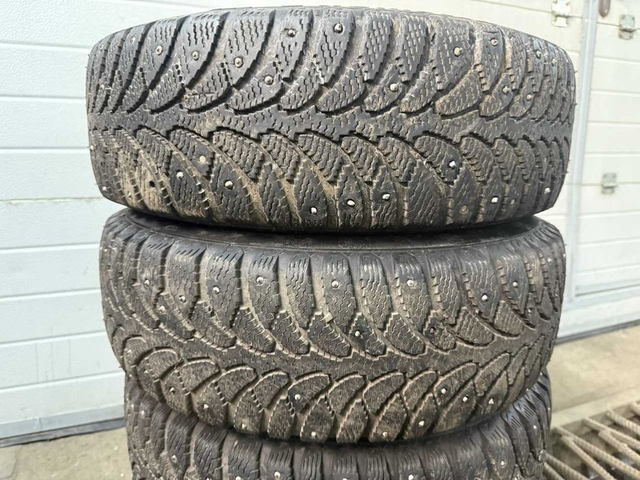 Зимние шины 185/65/R14 c дисками 4*98