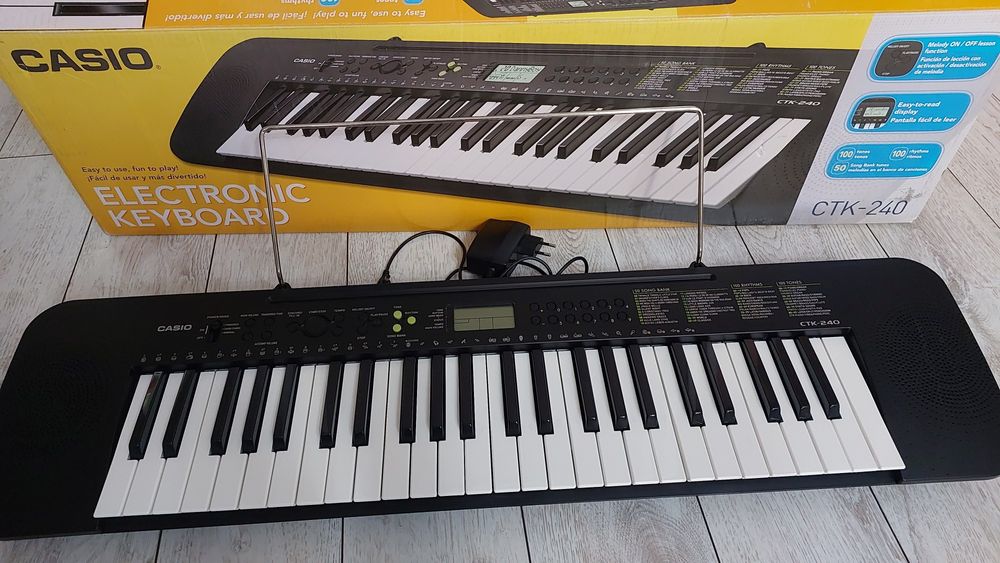 Синтезатор Casio CTK-240