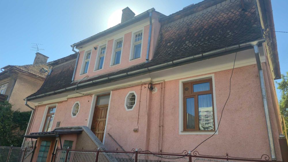 Apartament 2 camere in casa, cu pod, garaj și grădină, langa AFI Mall!