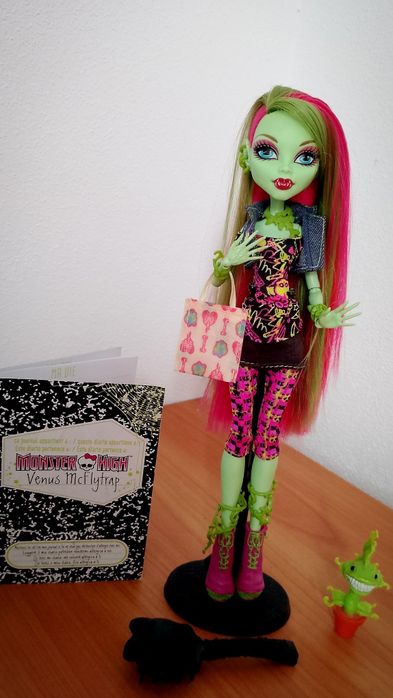 Păpușa Monster High Venus McFlytrap G1  Basic