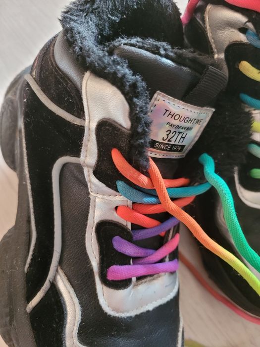 Продам обувь на девочку. 34.36.37 р