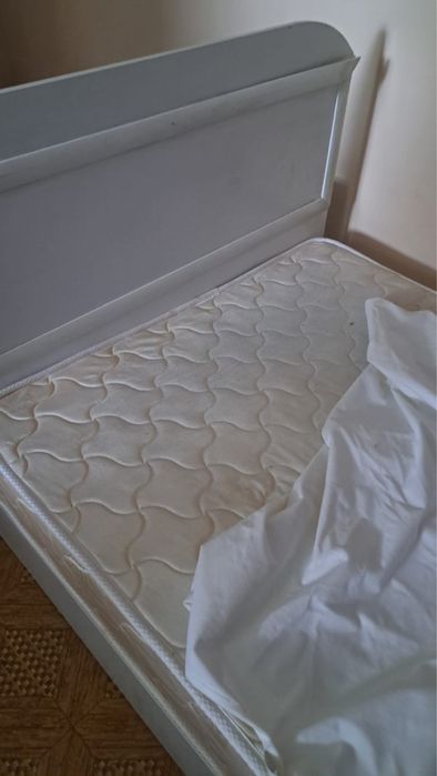 Кровать 1,5 с матрасом