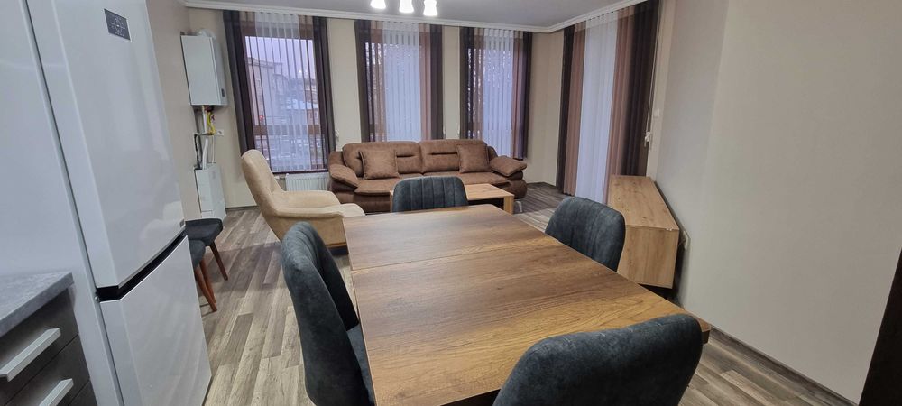 Дава се под наем Тристаен апартамент в Разград, Освобождение - 83 кв.м за 612 € - Снимка #1