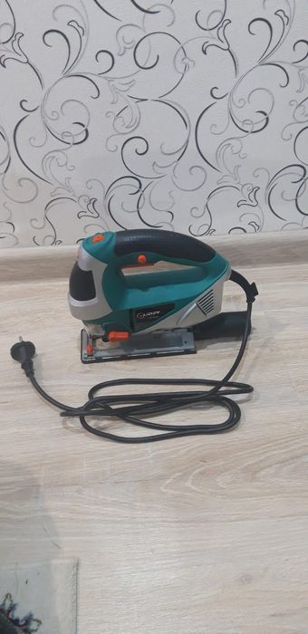 Лобзик сатамын. .