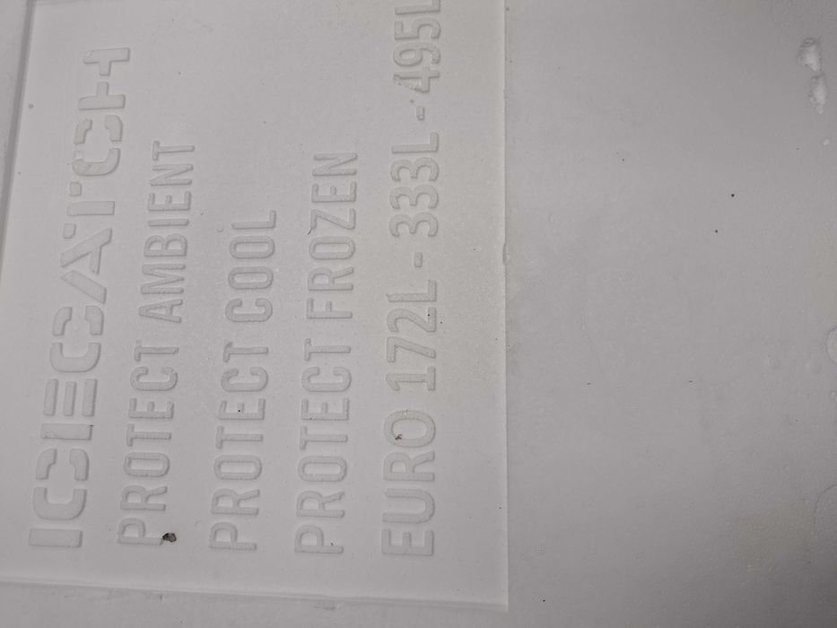 Хладилна кутия професионална голяма.