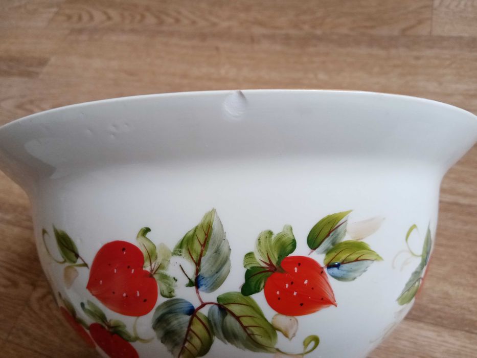 Супница фарфоровая