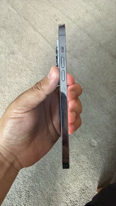 Iphone 13 pro max 256G karobka dak bor xamma joyi zo’r kamchiligi yoq