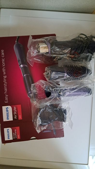 Нова Philips четка за изсушаване с приставки Air styler 3000