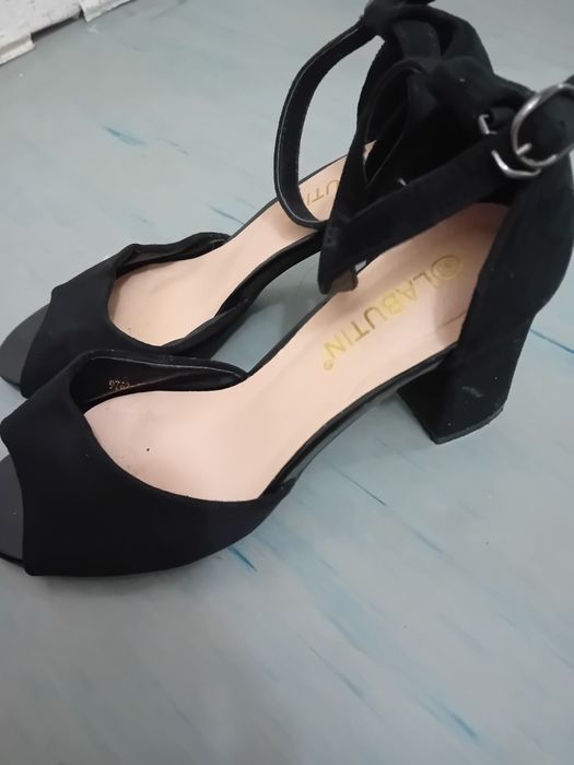 Чёрные замшивые женские туфли/каблуки