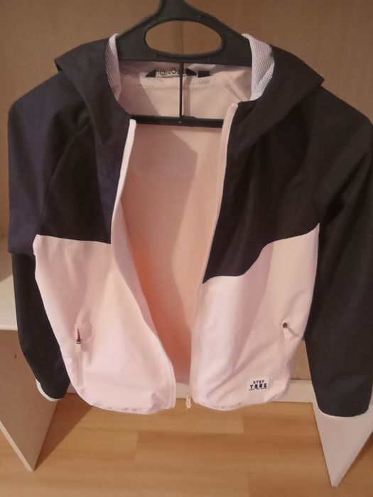 Ветровка новая для девочек