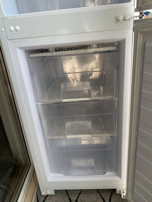 Холодильник бирюса