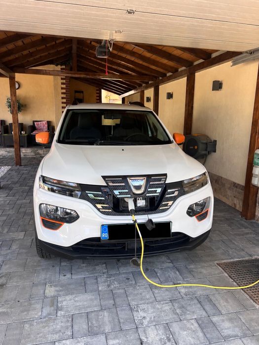 Vand Dacia Spring 27000 km  Pretul este fix