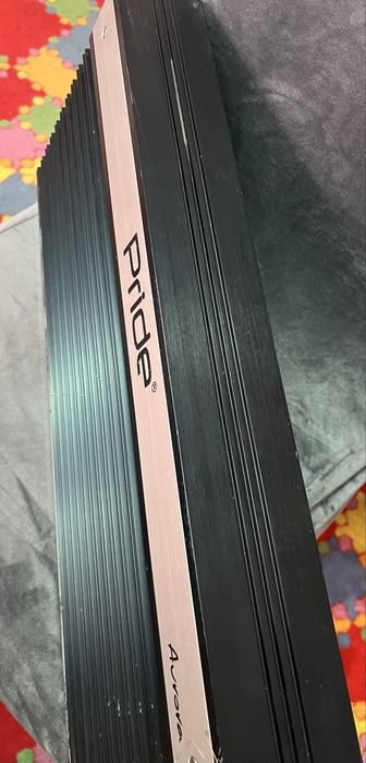 Усилитель для автомобиля