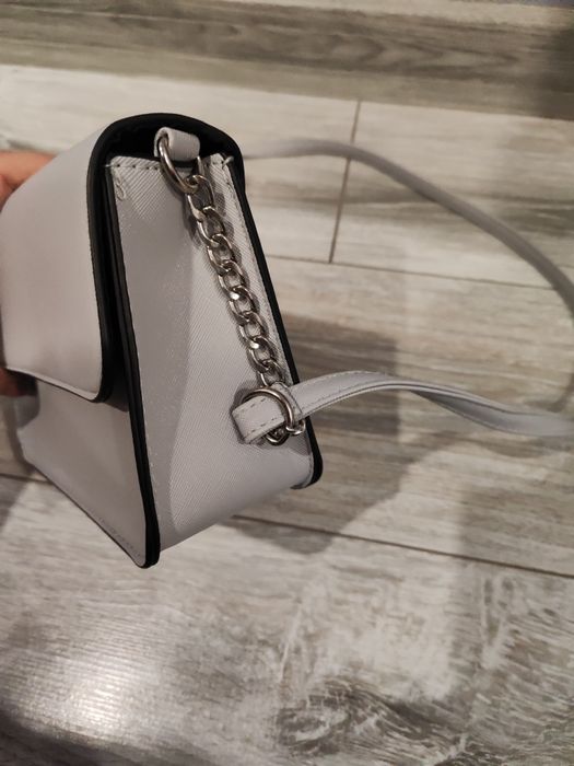 Малка дамска чанта