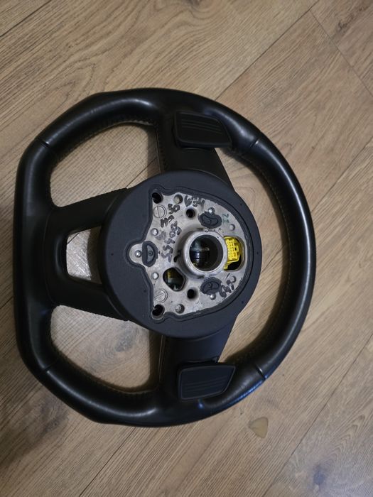 Volanl audi a4 b9 cu padele teșit!