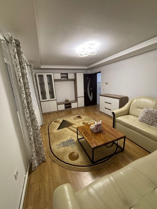 Apartament de închiriat 3 camere-Vitro,Mediaș