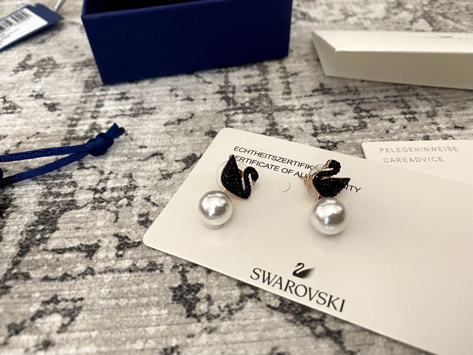 Cercei Swarovski swan lebada, detasabil, negru