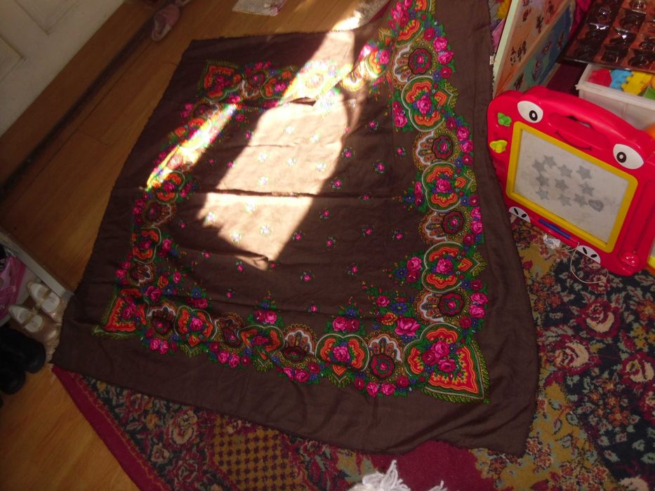 Batic mare ,cu flori